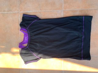 Camiseta Deportiva Doble Capa Osaga Negra y Morada