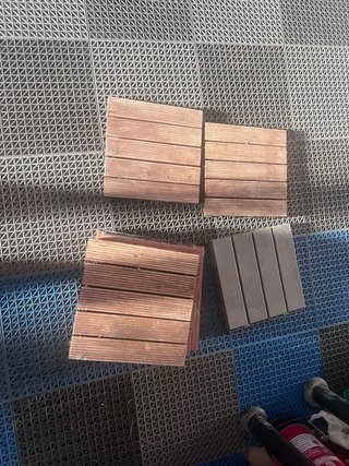 Suelo composite madera y gris