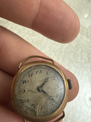 Reloj de campaña antiguo