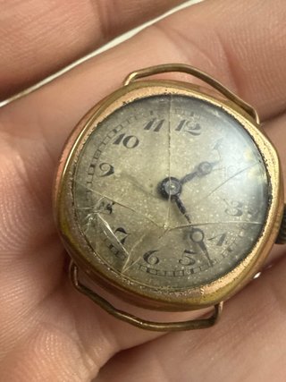 Reloj de campaña antiguo