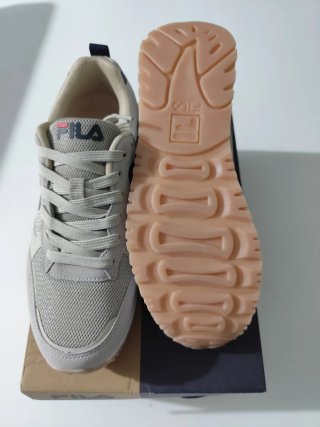 Zapatillas Fila Beige y Gris
