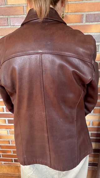 Cazadora de piel marrón