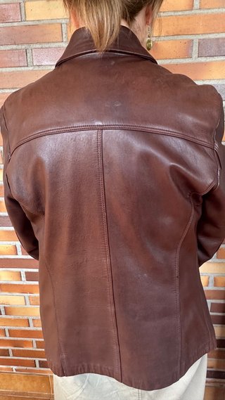 Cazadora de piel marrón