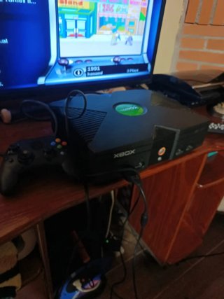 Xbox clásica con +1.000 juegos excelente estado