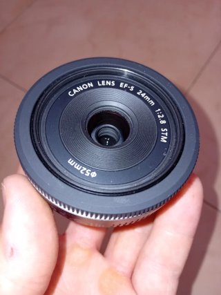 Objetivo Canon EFS 24mm f/2.8 STM