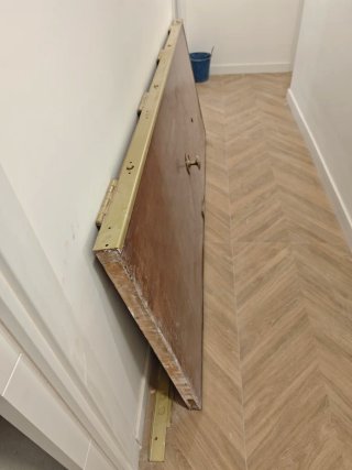 Puerta blindada madera sapelly