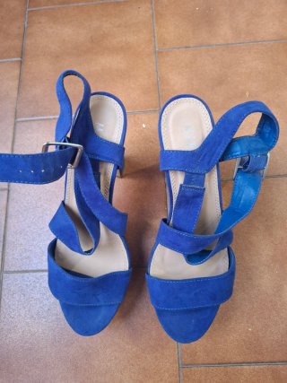 Zapatos de tacón azul