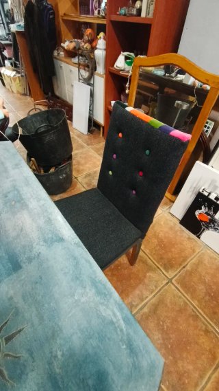 Mesa de cocina azul y 2 sillas