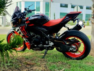 Aprilia Tuono V4 Factory 2022