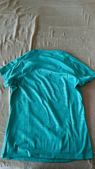Camiseta y blusas  cada una 5€