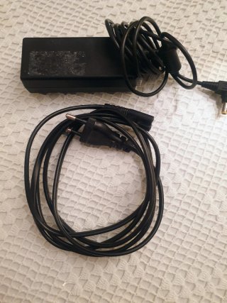 Adaptador de corriente Fujitsu