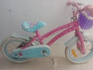 Bicicleta infantil 14" rosa con cesta de regalo