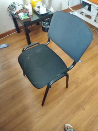 Silla de oficina negra