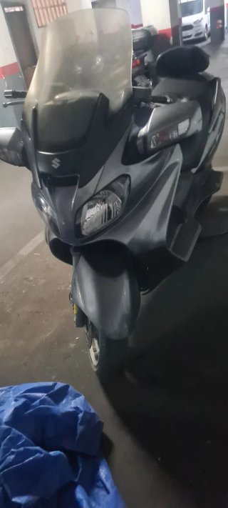 Suzuki Burgman 650 Gris
