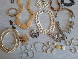 Lote bisutería vintage variado,collares, pulseras.