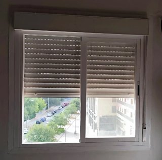 Ventana corredera aluminio blanca
