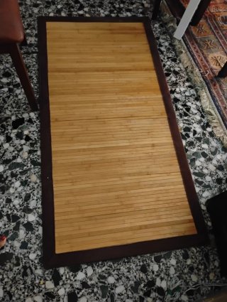 Alfombra de bambú y tela son dos de la misma medid