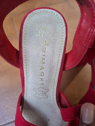 Zapatos de tacón rojos de plataforma