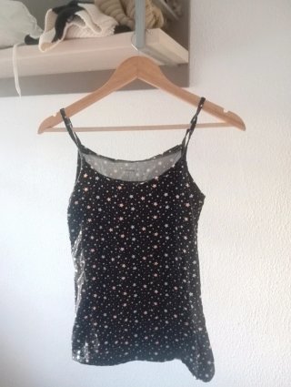 Camiseta de tirantes con estrellas