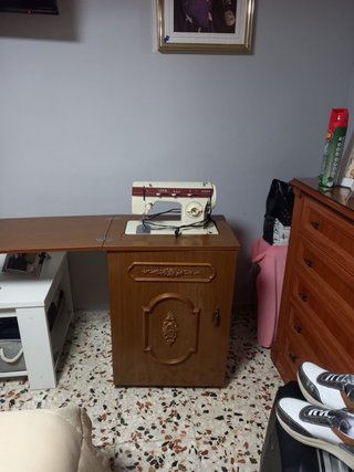 Máquina de coser Singer antigua