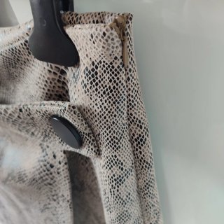 Falda pantalón Zara Talla S estampado serpiente