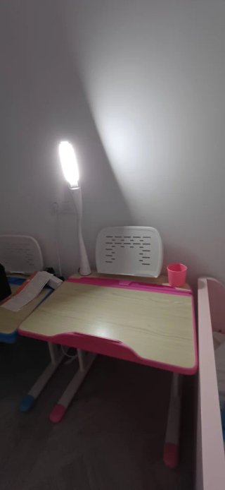 Escritorio y silla infantil rosa y madera