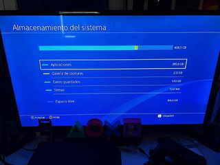 PLAYSTATION 4 CON ACCESORIOS