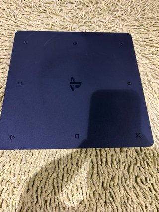 PLAYSTATION 4 CON ACCESORIOS