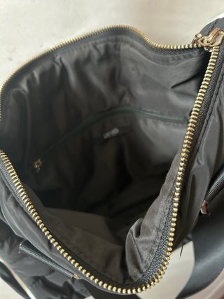 Bolso Liu Jo negro acolchado con pedrería