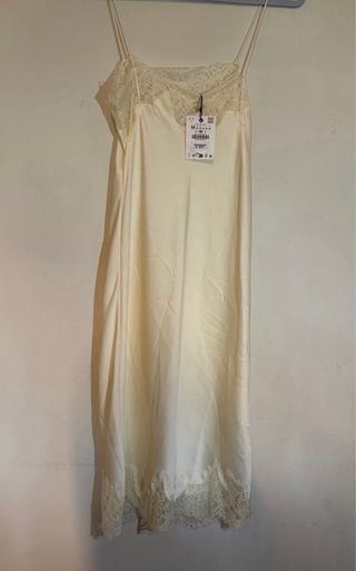 Vestido lencero Zara beige/blanco