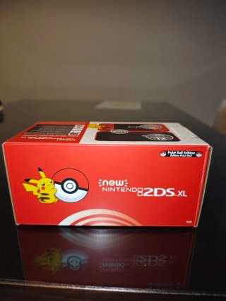 New Nintendo 2DS XL Edición Poké Ball