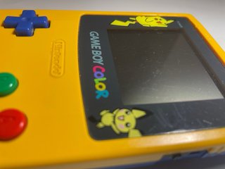 Game Boy Color Pokémon Pikachu + Pokémon Amarillo