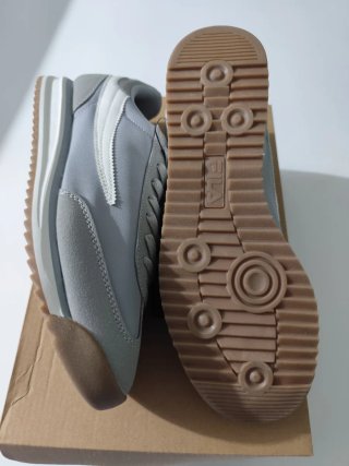 Zapatillas Fila Unisex Grises y Blancas