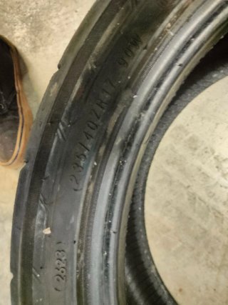 Neumáticos 235/40 R17 90W