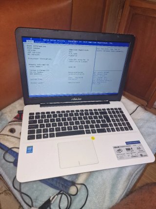 Portátil ASUS Intel Core i3 4GB RAM