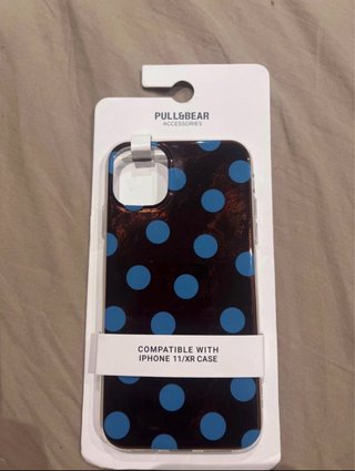 Funda Pull&Bear lunares iPhone 11/XR