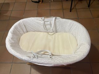 Moisés de mimbre para bebé