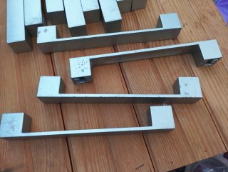 Tiradores metálicos rectangulares