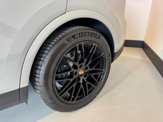 Porsche Cayenne 470cv Garantía Approved IVA DED