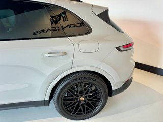 Porsche Cayenne 470cv Garantía Approved IVA DED