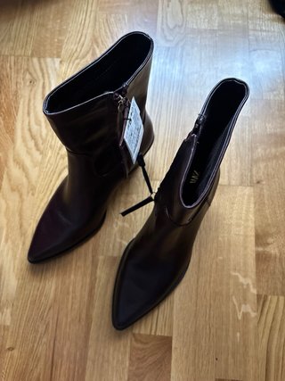 Botines cowboy piel burdeos
