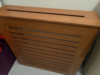 Cubreradiador madera diseño elegante
