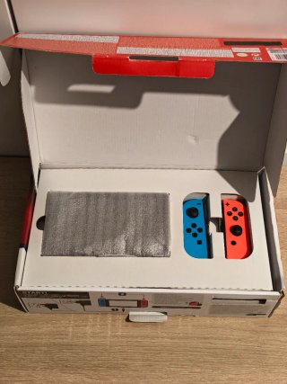 NINTENDO SWITCH V1 + JUEGOS + ACCESORIOS