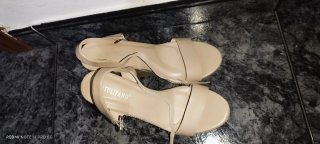 Zapatos de cuña beige