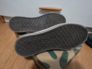 Zapatillas negras y blancas talla 38