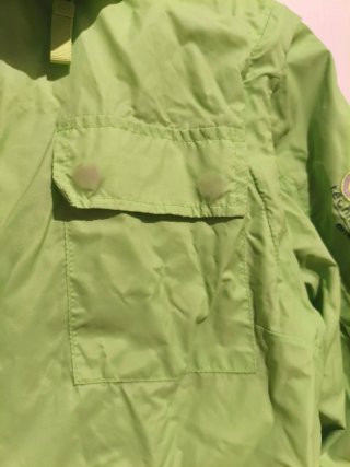 Chaqueta Amichi verde mujer tipo chubasquero