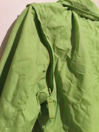 Chaqueta Amichi verde mujer tipo chubasquero