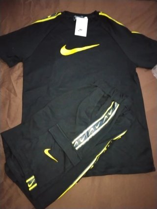 Conjunto Nike Negro y Gris Talla Única