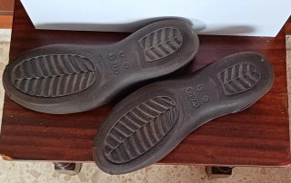 Crocs grises talla 35 como nuevas
