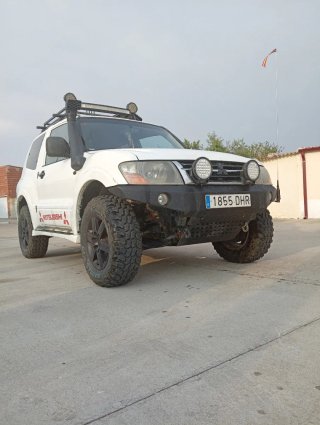 Mitsubishi Montero 2005